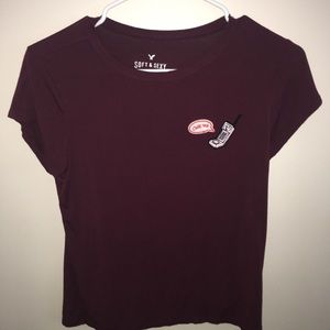 📞☎️AMERICAN EAGLE maroon “call me” graphic tee!